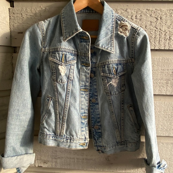 vintage | denim jacket | cropped | light wash | destroyed - Picture 3 of 6